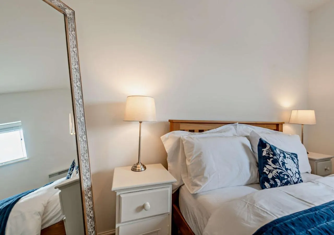 Bayview Apartment - Machynys Llanelli 0*,  United Kingdom