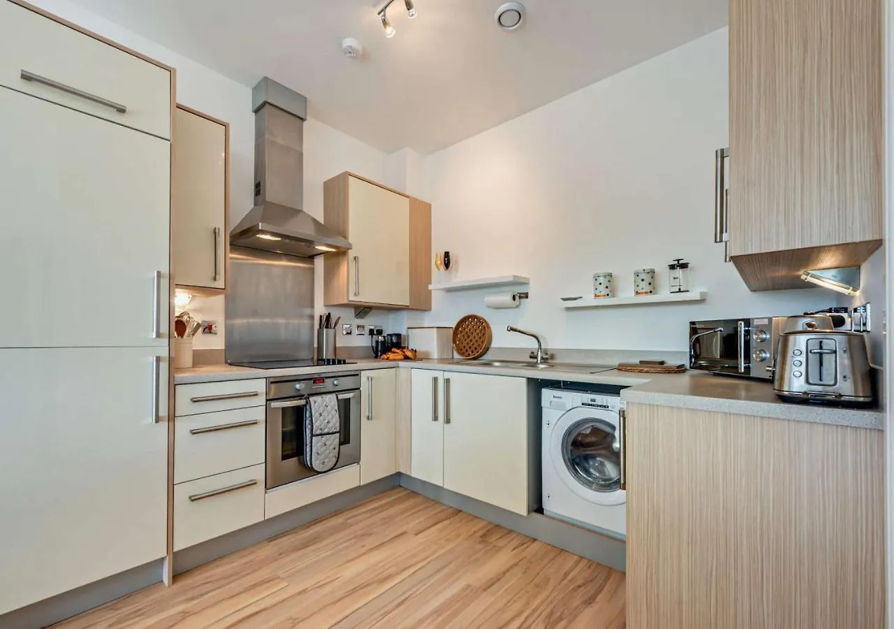 Bayview Apartment - Machynys Llanelli